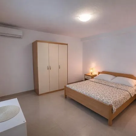 Apartment First Row To The Sea - Mustel - Adults Only *